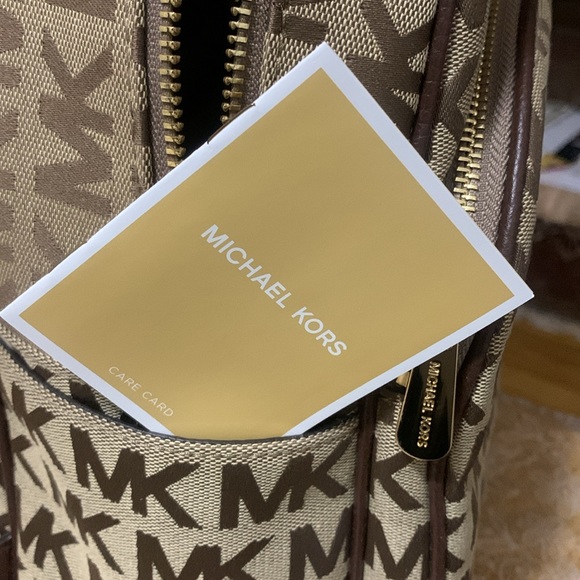 Negotiable. Authentic Michael Kors New Backpack In Beautiful Tan & Brown Color - Picture 7 of 7